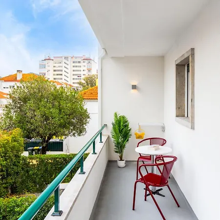 Augusto - A Family House With Pool In The Heart Of Lisbon-2